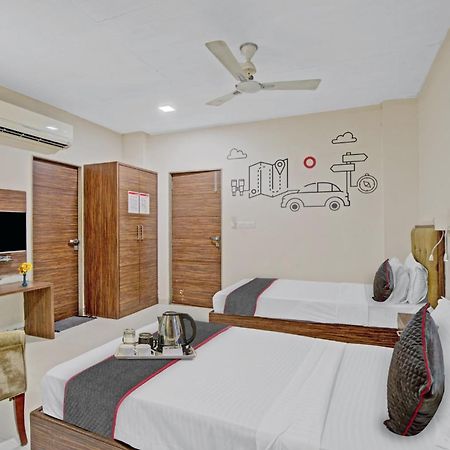 Hotel O The Kia Residency Hotel And Banquet Ahmedabad Bagian luar foto