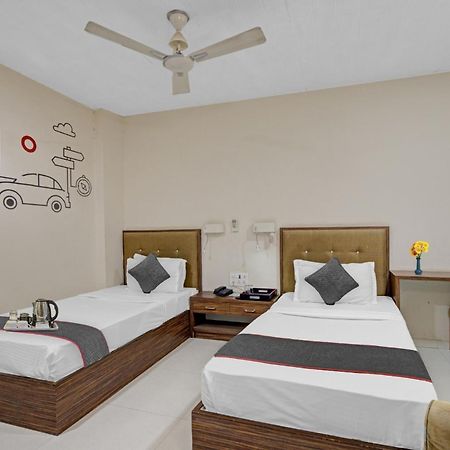Hotel O The Kia Residency Hotel And Banquet Ahmedabad Bagian luar foto