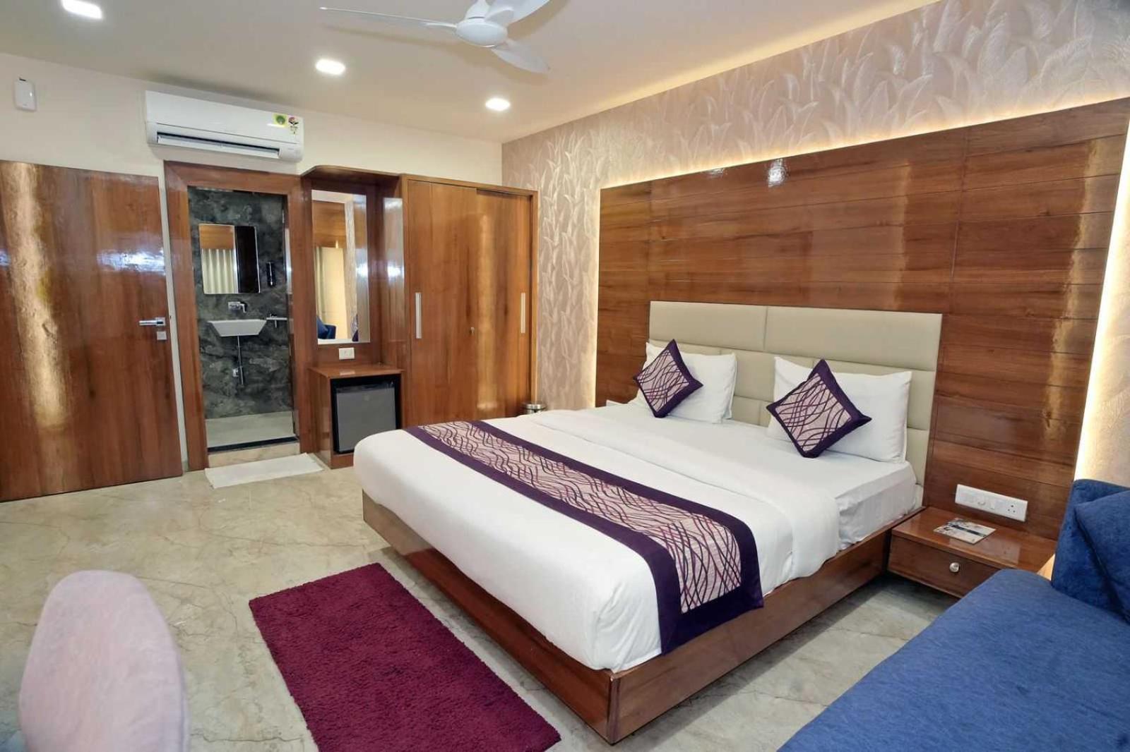 Hotel O The Kia Residency Hotel And Banquet Ahmedabad Bagian luar foto