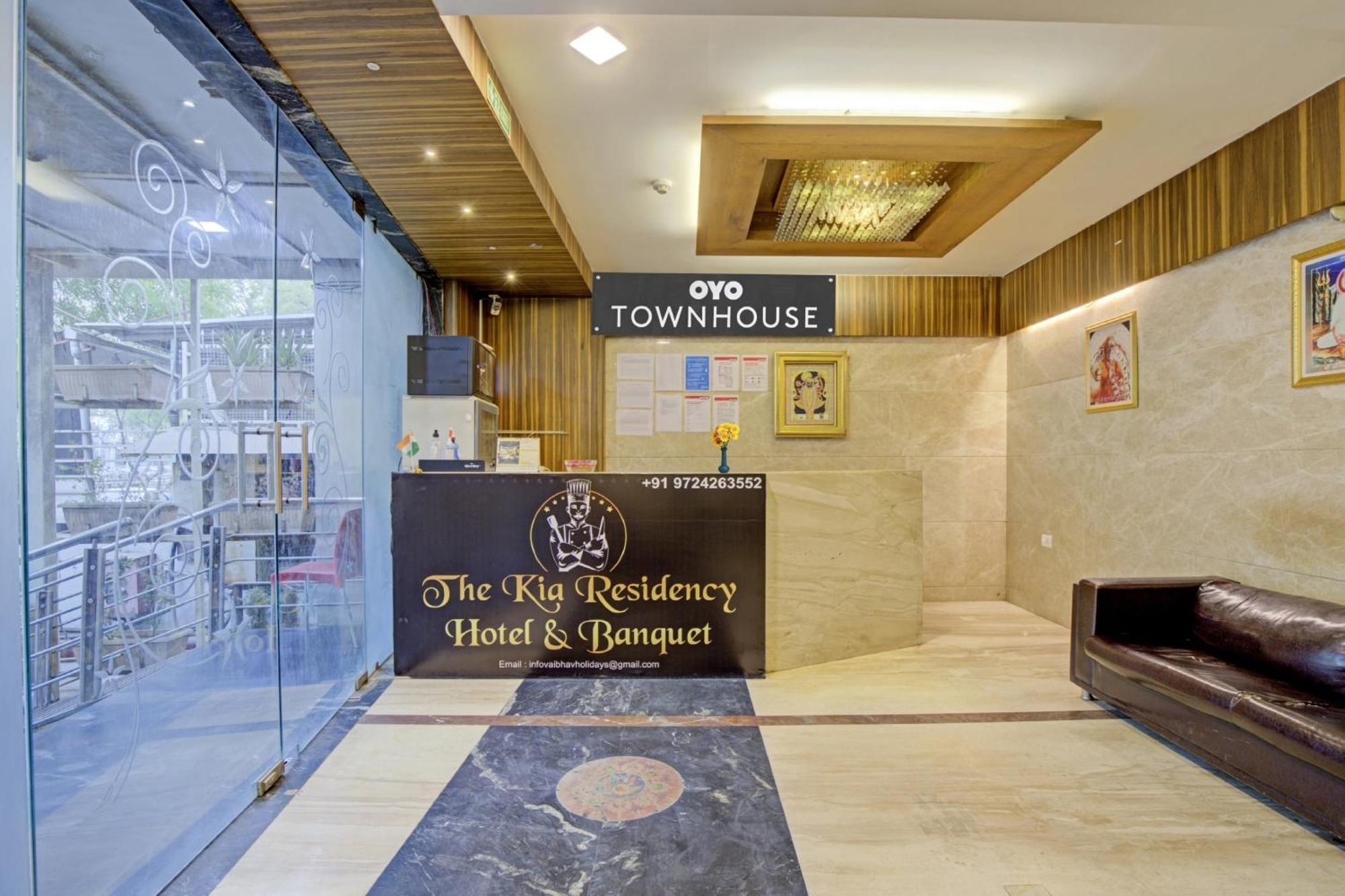Hotel O The Kia Residency Hotel And Banquet Ahmedabad Bagian luar foto