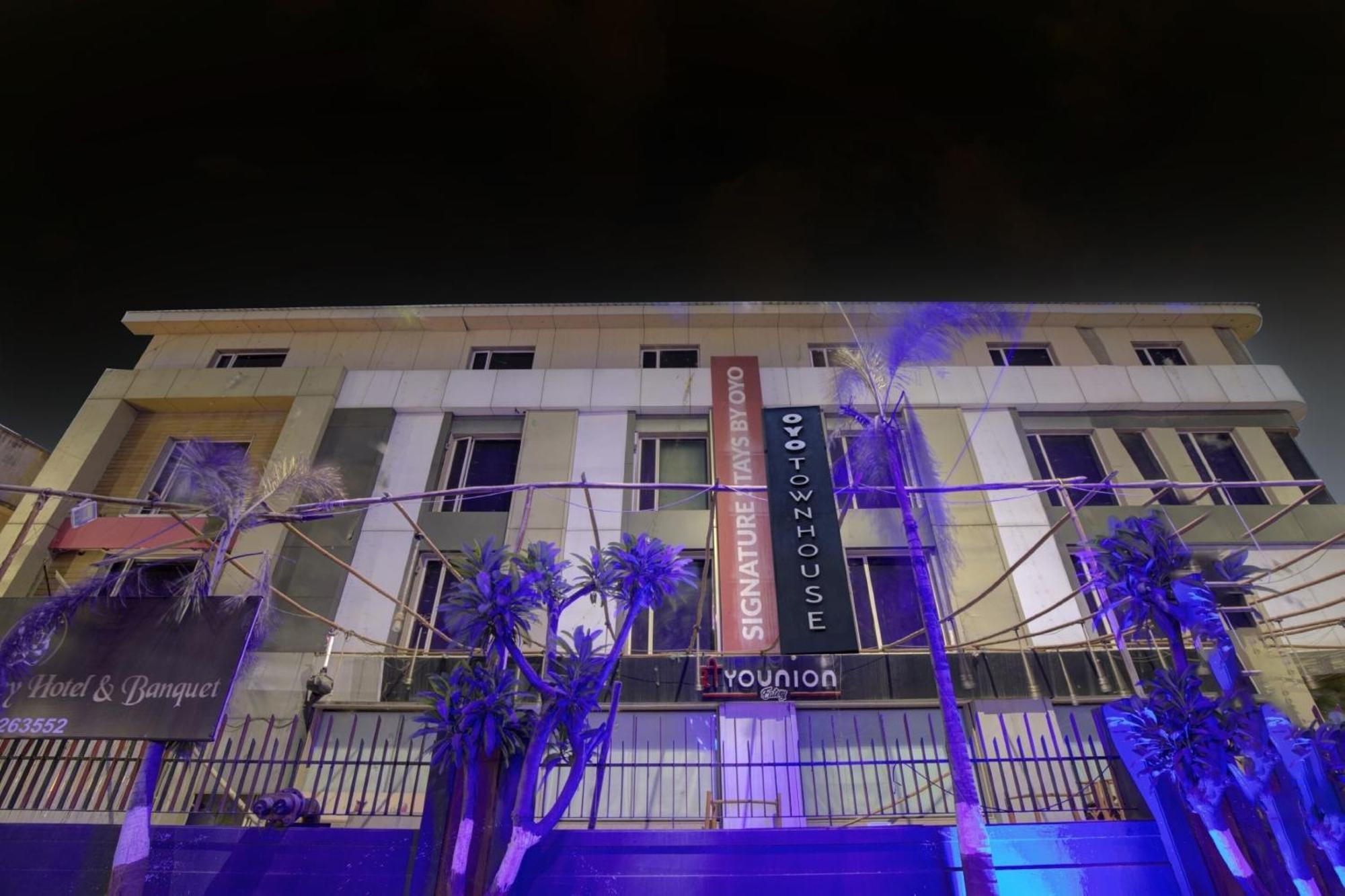 Hotel O The Kia Residency Hotel And Banquet Ahmedabad Bagian luar foto