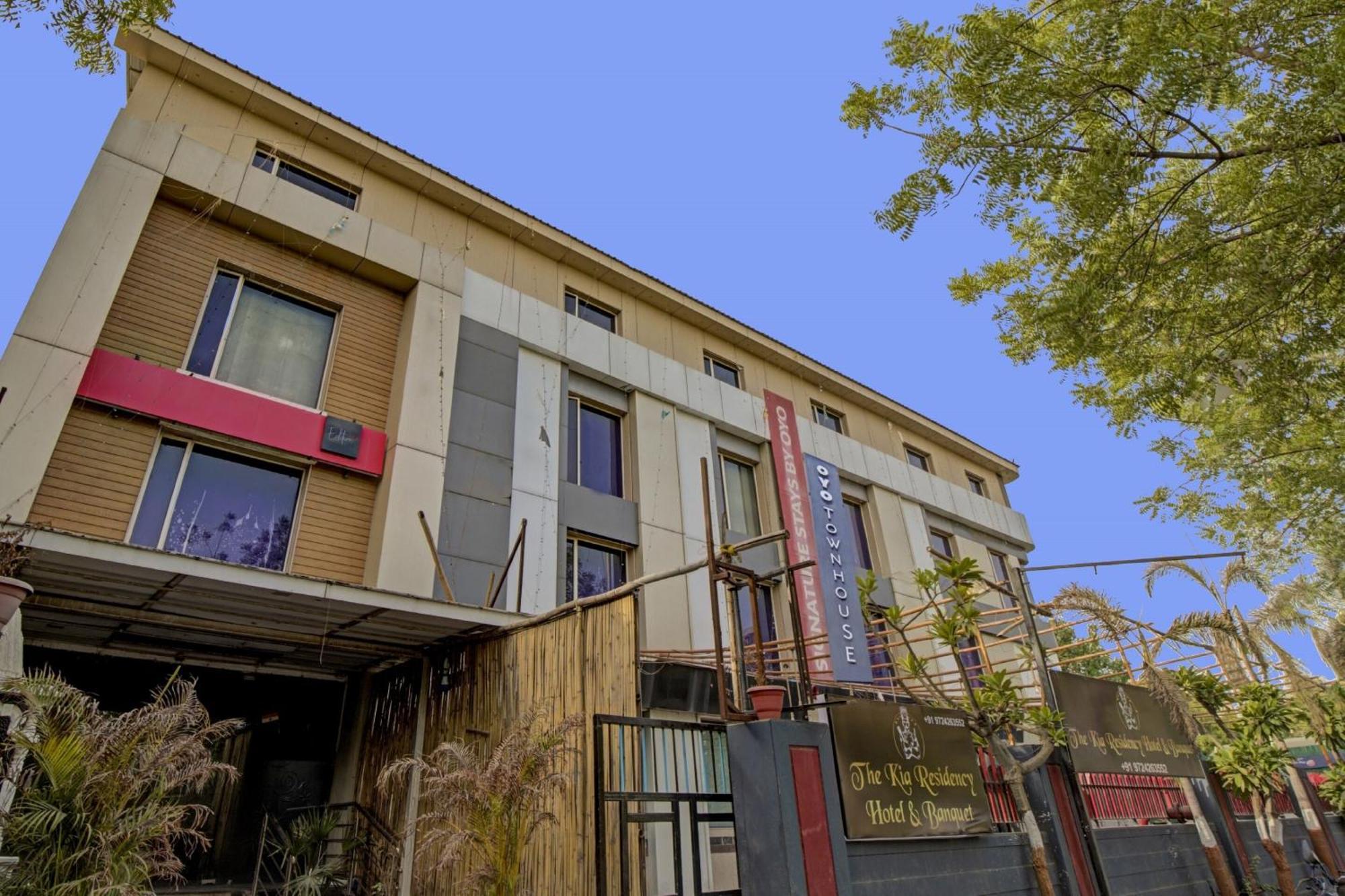 Hotel O The Kia Residency Hotel And Banquet Ahmedabad Bagian luar foto